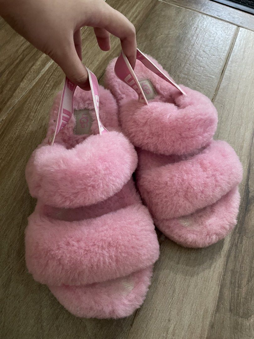 Pink Uggs Slippers (Category: Babies & Kids Fashion) located in Manila. Submitted by kylaaaaa_ (Listing ID 1466355624, Image 1). Description: .