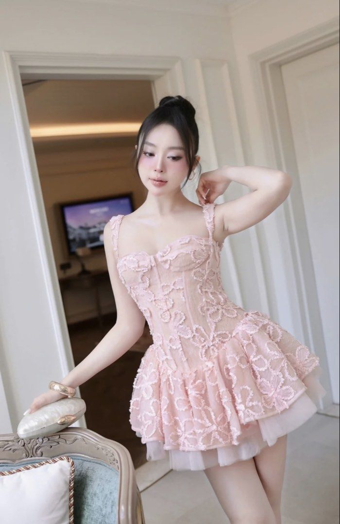 Pink vietnam dress (Category: Dresses) located in San Luis. Submitted by denii_milo (Listing ID 1466468811, Image 1). Description: Brandnew pink vietnam dress Size large on tag.