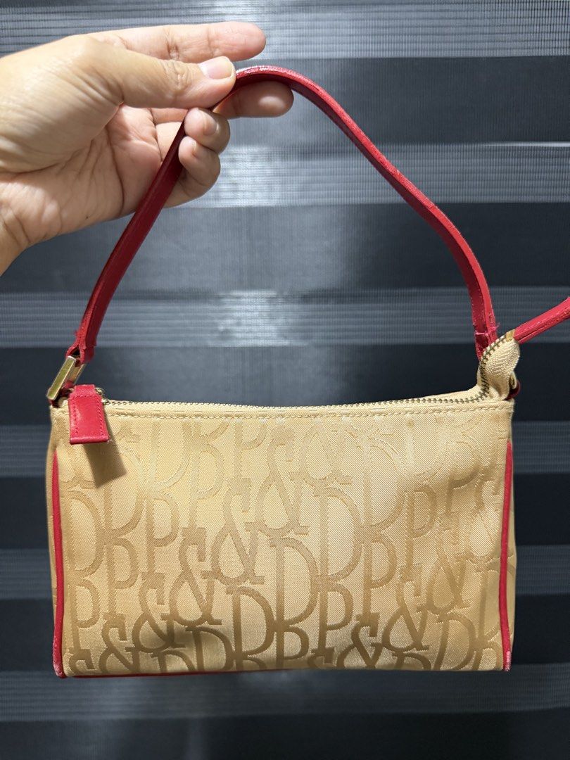 Pinky & Dianne (Category: Luxury Bags & Wallets) located in Tarlac. Submitted by rizasdeclutteringonline2 (Listing ID 1466492776, Image 1). Description: Pinky&Dianne Baguette Monogram My konting rubs pero di naman po grabe Authentic lahat pati ibang nasa list ko po Bought this for ₱4,500 and selling it for ₱3,000 and still negotiable wag lang po baratin God Bless Everyone! .