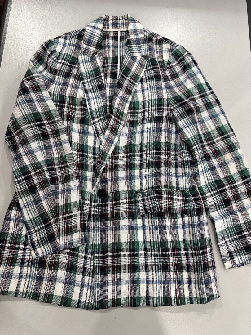 plaid single-breasted blazer (Category: Coats, Jackets and Outerwear) located in Quezon City. Submitted by jdmc16 (Listing ID 1466357255, Image 1). Description: .