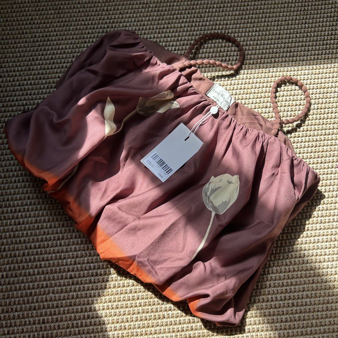 Plains and Prints Top (Category: Sleeveless) located in Cainta. Submitted by prelovedbymarj (Listing ID 1466400171, Image 2). Description: BNWT.