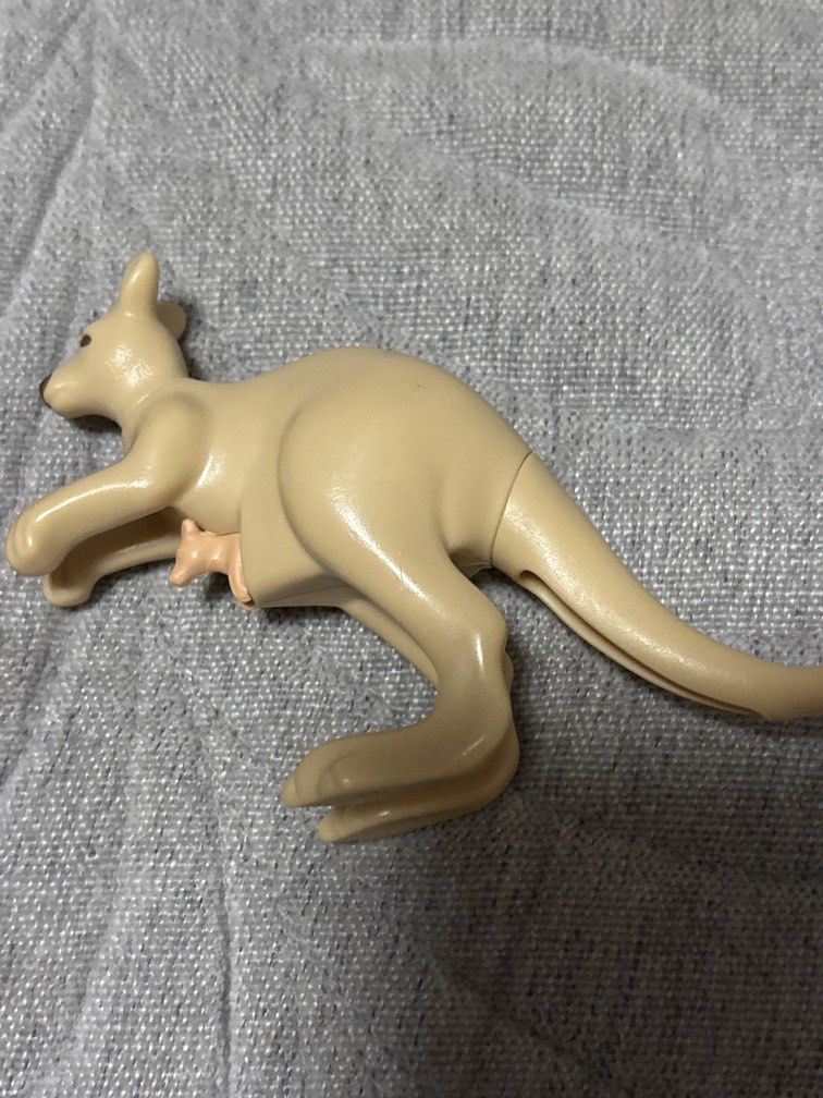 Playmobil set - kangaroo and girl (Category: Lego & Building Sets) located in Calamba. Submitted by cur8d (Listing ID 1466446310, Image 3). Description: .