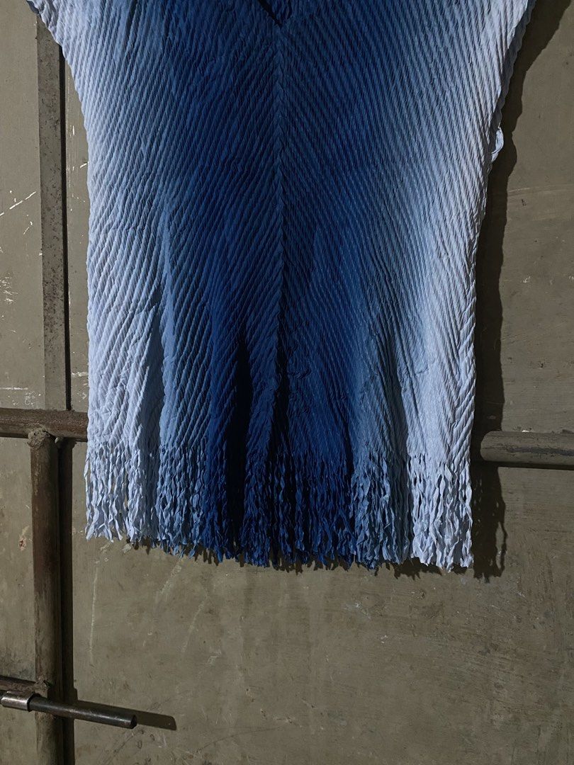Pleats Please Issey Miyake Tank Top (Category: Others Tops) located in Naga. Submitted by hubthrift (Listing ID 1466362586, Image 3). Description: Issey Miyake Length-23 Width-15 Like new condition No issue Color rate-10/10 .