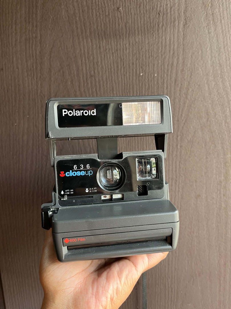 Polaroid 636 (Category: Cameras) located in Quezon City. Submitted by all_about_retro (Listing ID 1466464753, Image 1). Description: Polaroid 636 close up Makinis unit Good lens Untested Walang film hindi ma try Kung meron kayo pwede niyo test Pickup.