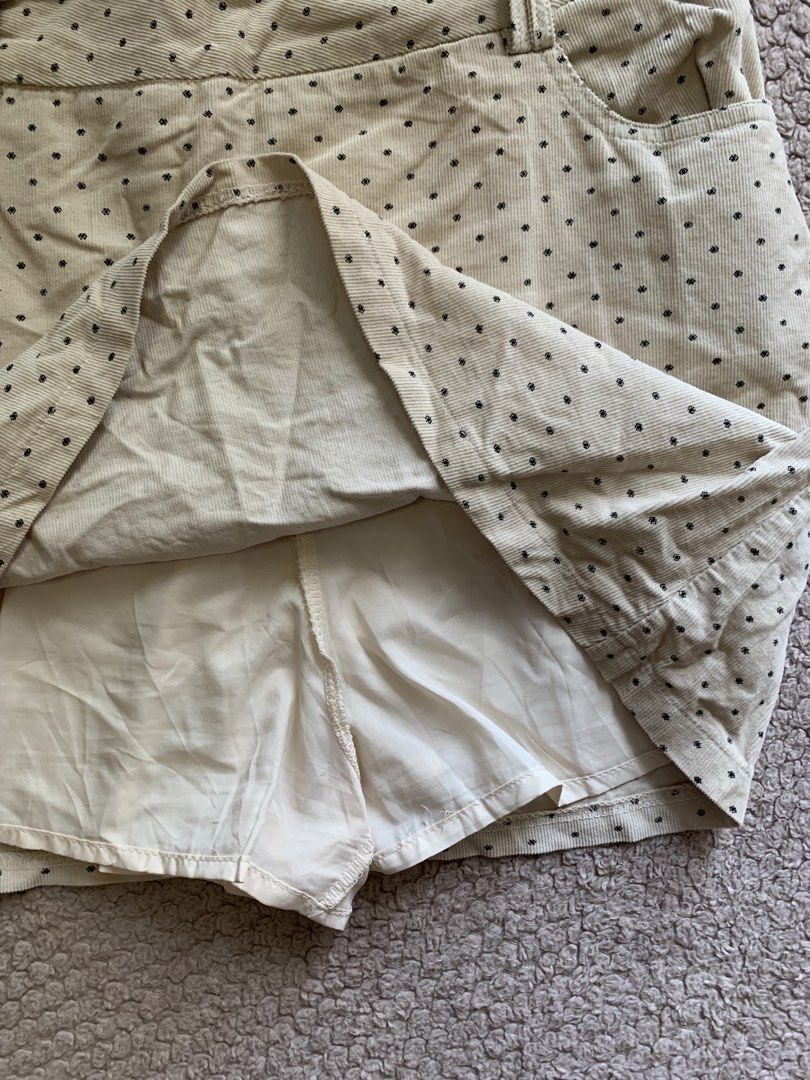 Polka Beige Skirt (Category: Skirts) located in Manila. Submitted by nuelaar (Listing ID 1466414505, Image 3). Description: size 28-29.