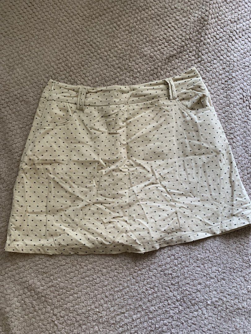 Polka Beige Skirt (Category: Skirts) located in Manila. Submitted by nuelaar (Listing ID 1466414505, Image 1). Description: size 28-29.