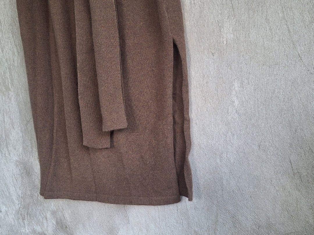 Polo Ralph Lauren / Cashmere Midi Dress ( Authentic ) (Category: Dresses) located in Cebu City. Submitted by thehiddengemsbykid (Listing ID 1466417618, Image 3). Description: POLO Ralph Lauren Cashmere Midi Dress With Belt Size : Medium Width - 20 Length - 56 Shoulder - 18 Sleeve Length - 20.5 Hem - 17 Brandnew w/ tags No issues Dont hesitate to message me about the item. 10,000 + Sf Thank you....