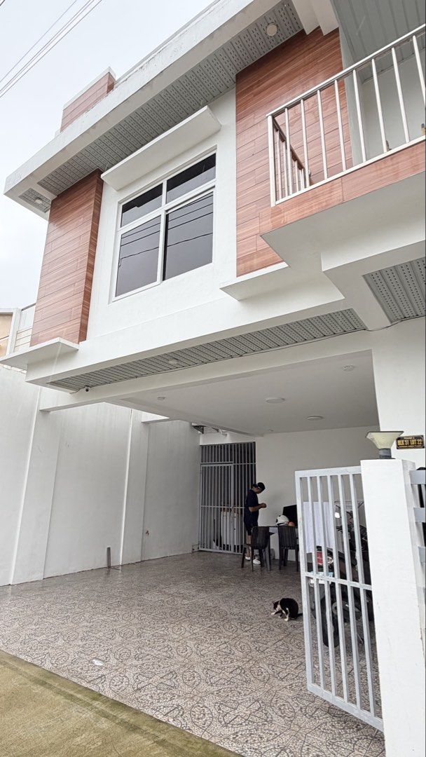 Pool villa (Category: House & Lot) located in Angeles City. Submitted by kimmykim0926 (Listing ID 1466394582, Image 1). Description: 🏡 POOL VILLA FOR SALE 🏊‍♀️✨ Looking for your own private getaway or a great investment opportunity? This beautiful pool villa is perfect for a private residence, vacation home, or short-term rental business. ✨ Property Features: • Private swimming pool 🏊‍♀️ • Spacious and comfortable living areas • Bedrooms with 