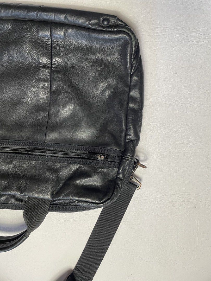Porter yoshida leather messenger bag (Category: Briefcases) located in Urdaneta. Submitted by northdrops_asian (Listing ID 1466374949, Image 3). Description: Excellent condition .