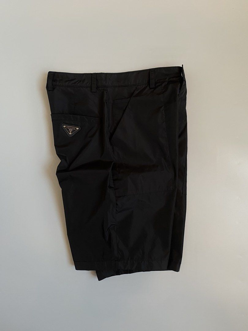 Prada Black Nylon Shorts (Category: Shorts) located in Cavite. Submitted by awuuu27 (Listing ID 1466372020, Image 1). Description: PR@DA Nylon Shorts 💎 DIMES: Width-29/Length-21.5/Leg Opening-10.5/Thigh-12 CONDITION: 9.8/10 (asnew condition) COLOR RATE: 9.5/10 ISSUE: none .