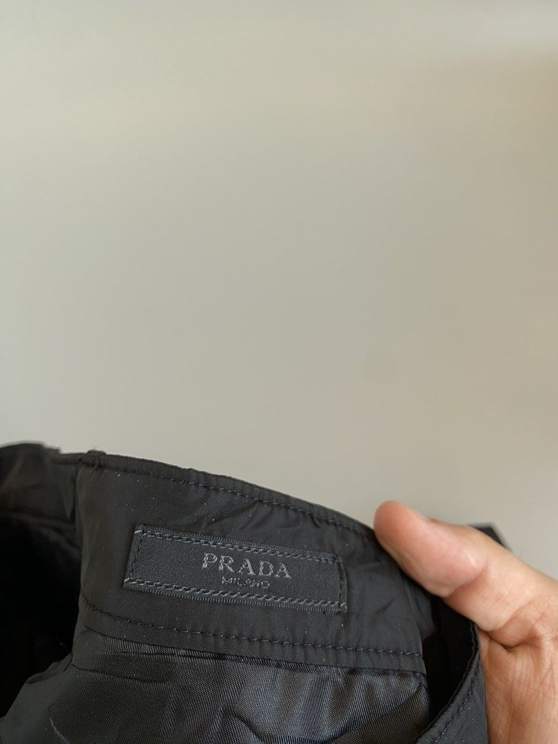 Prada Black Nylon Shorts (Category: Shorts) located in Cavite. Submitted by awuuu27 (Listing ID 1466372020, Image 2). Description: PR@DA Nylon Shorts 💎 DIMES: Width-29/Length-21.5/Leg Opening-10.5/Thigh-12 CONDITION: 9.8/10 (asnew condition) COLOR RATE: 9.5/10 ISSUE: none .