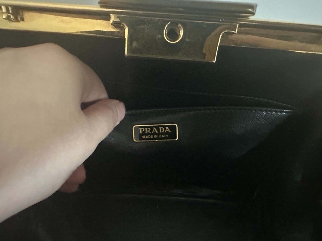 Prada Shoulder Bag (Category: Luxury Bags & Wallets) located in Pasig City. Submitted by seanleonardo (Listing ID 1466523263, Image 2). Description: .