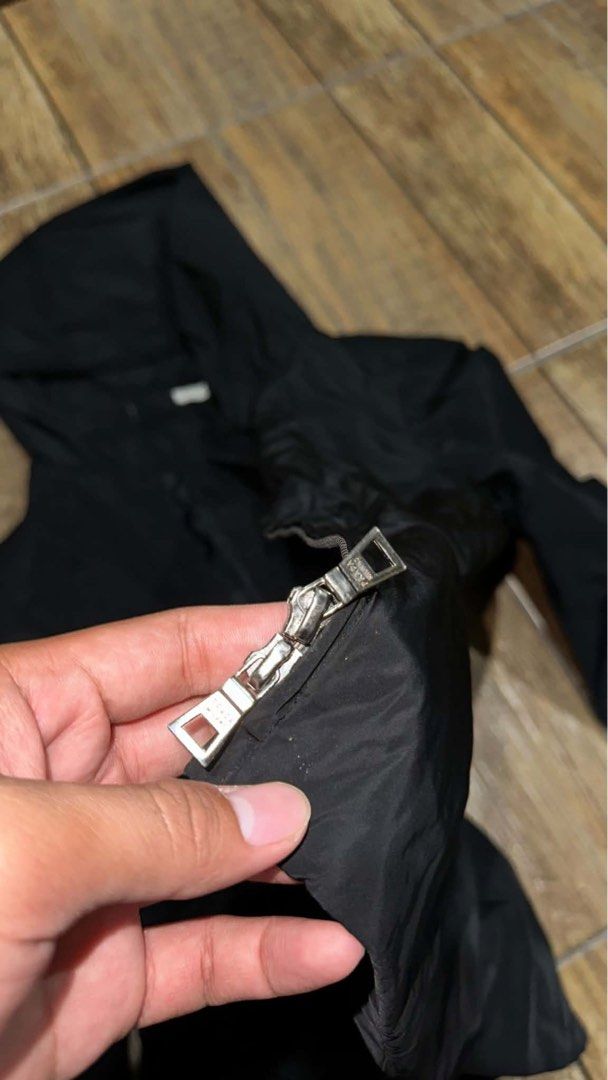 PRADA WINDBREAKER FOR WOMEN (Category: Coats, Jackets and Outerwear) located in Manila. Submitted by urban.vintage (Listing ID 1466455964, Image 3). Description: ISSUE: ZIPPER NOT FUNCTIONABLE (NEED WASH) MOP :GCASH (NO COD) SHIP VIA: LALAMOVE & J&T LOCATION: PASIG CITY LENGTH: 23-24 WIDTH :21-22 .
