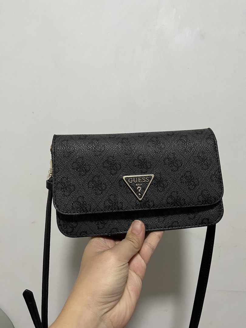 [Preloved] Guess Wallet Crossbody (Category: Cross-body Bags) located in Tanauan. Submitted by pampave (Listing ID 1466440747, Image 1). Description: Bought 2024.