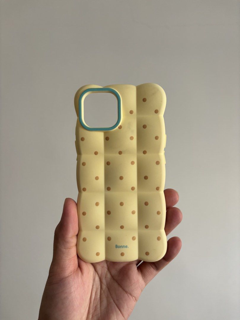 preloved iphone 15 base cases (Category: Cases & Sleeves) located in Quezon City. Submitted by prettysasha00 (Listing ID 1466356076, Image 3). Description: .