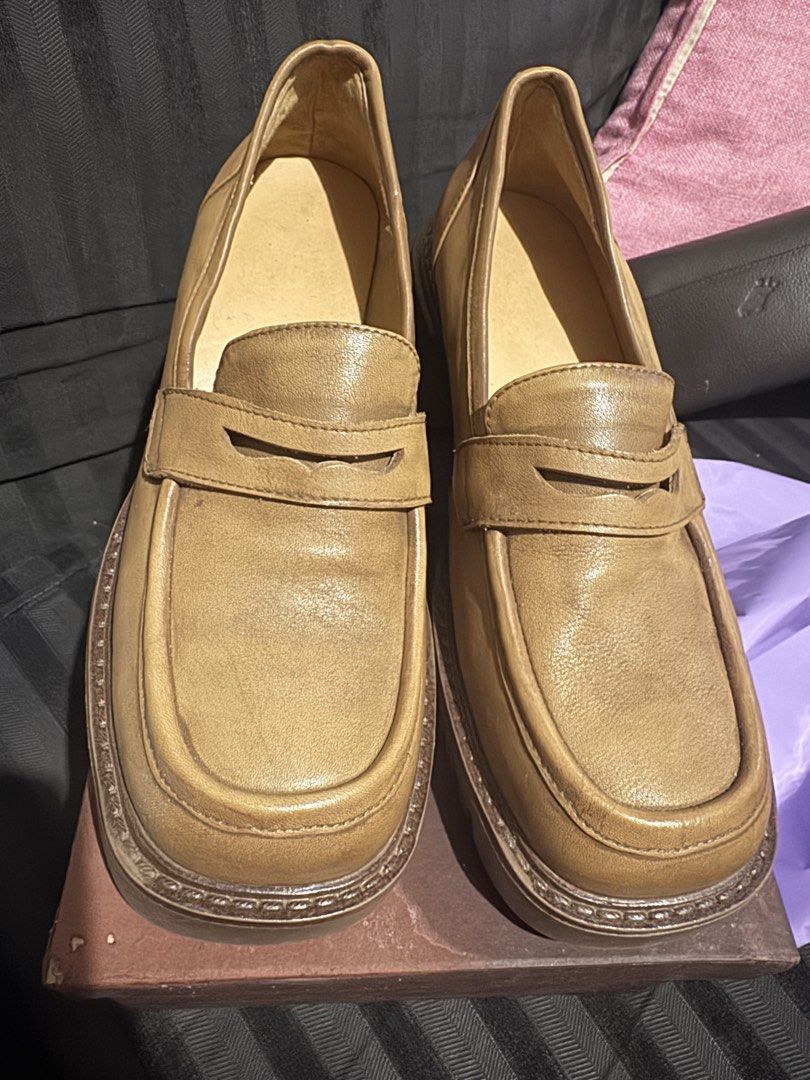 Pre-loved Juanita Studio loafers (Category: Loafers) located in Cainta. Submitted by supernormalgirl (Listing ID 1466480720, Image 2). Description: Batino from Juanita Studio, leather loafers with 6.5cm heels. Size 40, light brown. .