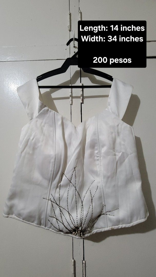 Preloved/Ukay/Decluttering Sleeveless Top (Category: Sleeveless) located in Bacoor. Submitted by itsmereyyy (Listing ID 1466347905, Image 1). Description: Please see photos for details PAYO (Pay As You Order).