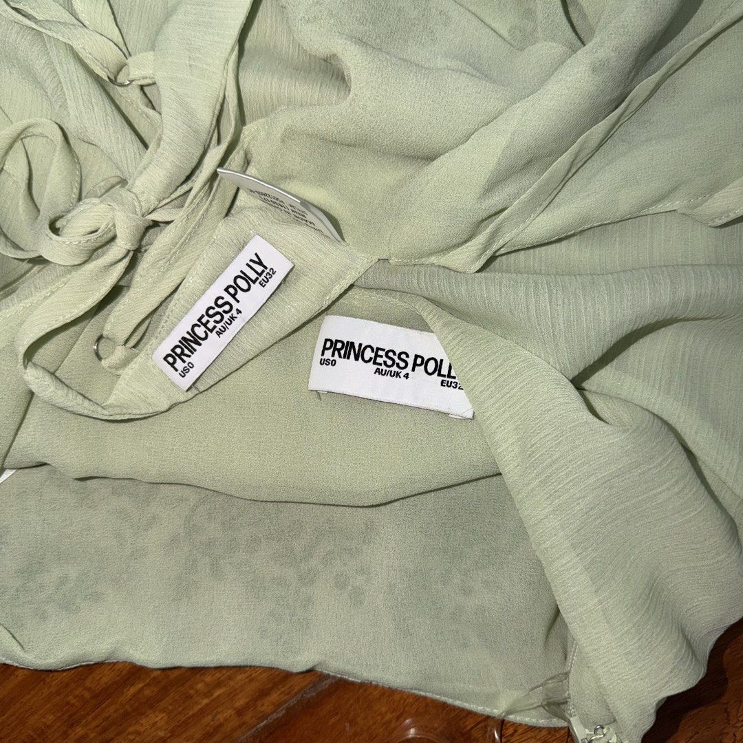 Princess Polly Set (Category: Sets or Coordinates) located in Muntinlupa City. Submitted by myrandomthingz (Listing ID 1466496171, Image 2). Description: Back of the Top is backless, tie top.