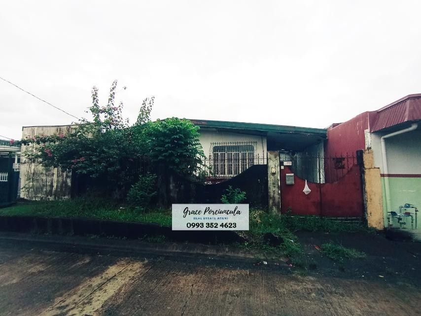 Property for Sale (Category: Lot) located in Valenzuela. Submitted by agent.grace (Listing ID 1466559807, Image 1). Description: Property for Sale 📍Garden Village, Pulong Buhangin, Sta. Maria, Bulacan 𝗗𝗲𝘁𝗮𝗶𝗹𝘀: ▫️Lot Area: 180 sqm ▫️Bungalow Style ▫️3 bedrooms • 1 Toilet&Bath • with dirty kitchen • laundry room / washroom • Car Garage ▫️Private Subdivision ▫️💯% Flood Free 📌 Most part of the house need renovation, particularly the roof an