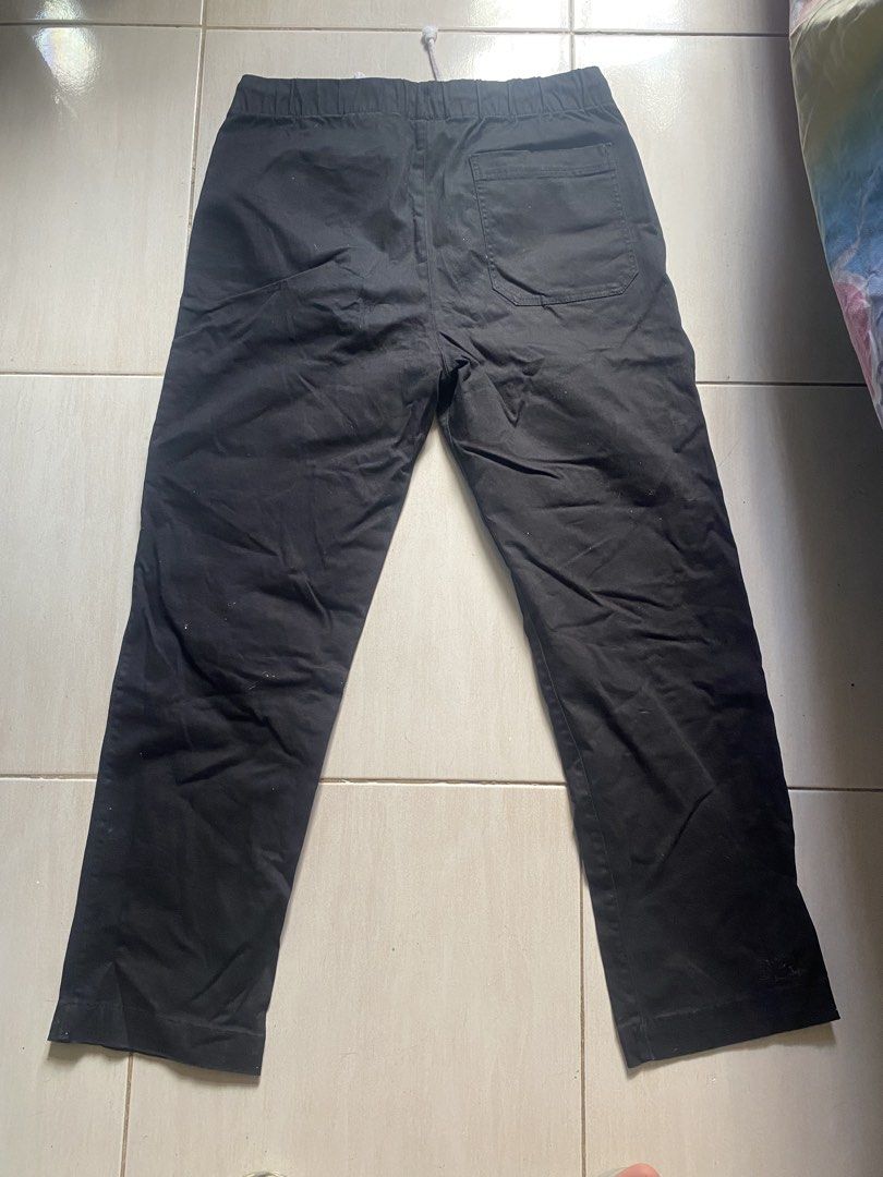 Regular Fit Pull on Trousers (Category: Trousers) located in Rizal. Submitted by kenrick_2003 (Listing ID 1466371927, Image 3). Description: Size: Small Fit to 32 Waistline Hem: 7.6 Inches Inseam: 26 Inches Length: 37 Inches Condition: Like new.