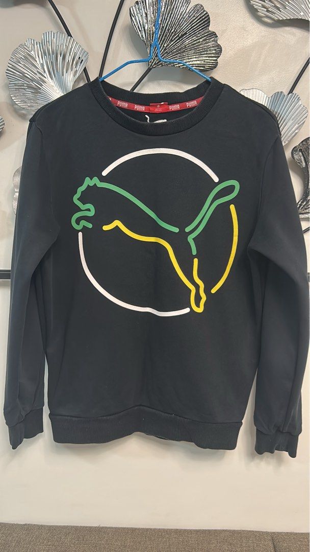 Puma Black Graphic Sweatshirt (Category: Coats, Jackets and Outerwear) located in Manila. Submitted by kennethlav05128 (Listing ID 1466465204, Image 1). Description: Dimes 20x25 Negotiable .
