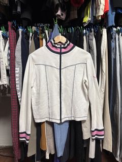 (Category: ) located in . Submitted by isabelasthriftclothes (Listing ID 1466475249, Image 1). Description: .