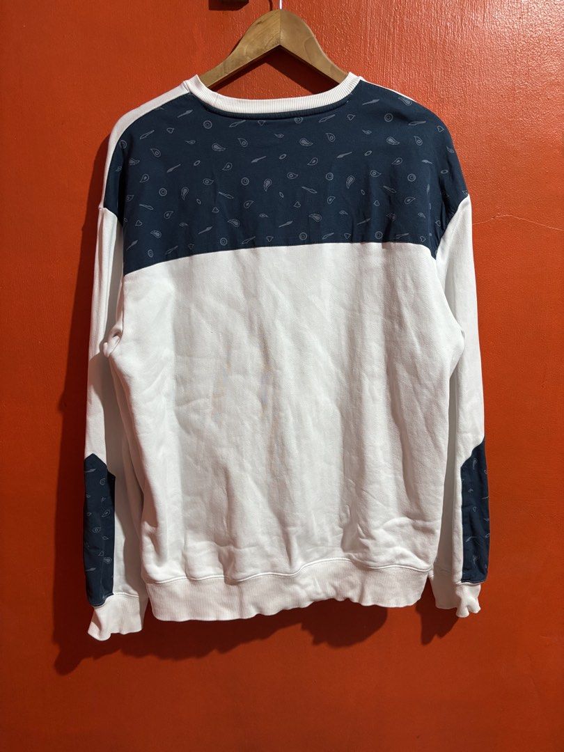 Puma White and Navy Sweatshirt Size XL (Category: Coats, Jackets and Outerwear) located in Naga. Submitted by ajrc.shop (Listing ID 1466475322, Image 2). Description: Puma Bandana Crewneck Zipper Pocket ✅Size: XL ✅Width: 22 ✅Length: 28 ✅Color Rate: 9.8/10 ✅Issue: None ✅Need Wash ✅Location: Bicol Naga City, Camarines Sur ✅Courier: J&T Express/Flash Express ✅MOP: Gcash only.