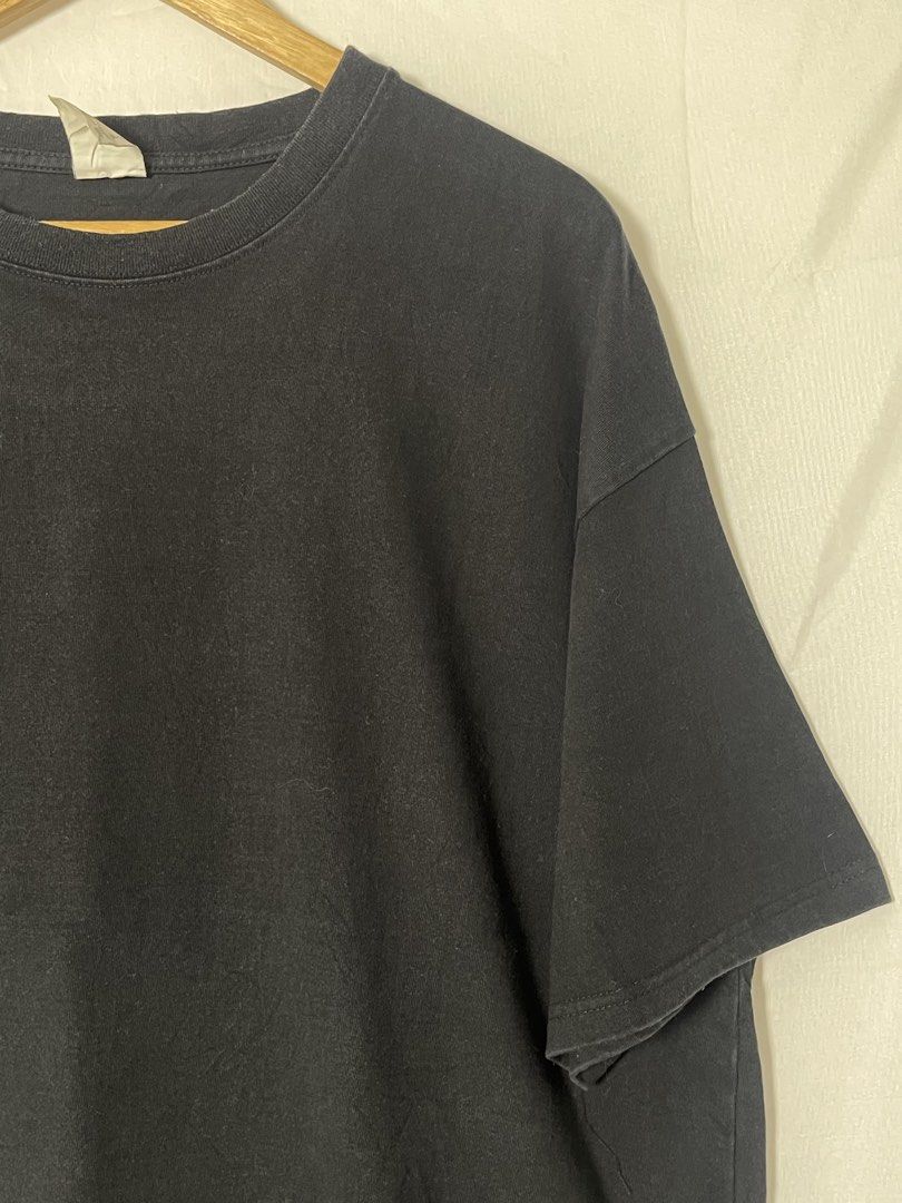 Pure Cotton Plain Black Oversized Shirt (Category: Tshirts & Polo Shirts ) located in Imus. Submitted by mochi.rella (Listing ID 1466451154, Image 2). Description: Plain Black Cotton Excellent Condition 3XL on tag | Fit XL W 24 | L 30 .