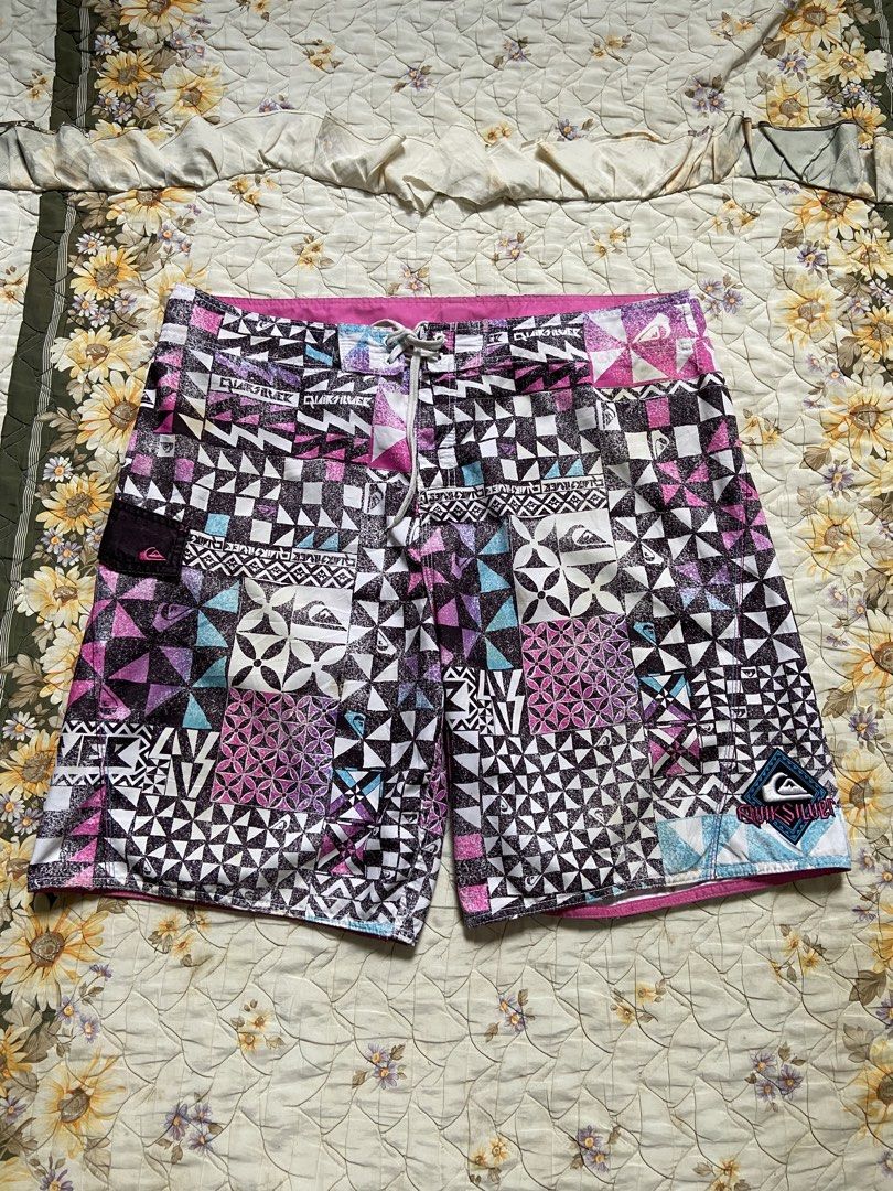 QUICKSILVER Y2k (Category: Swim Trunks & Board Shorts) located in Salug. Submitted by bagdoi_finds (Listing ID 1466495515, Image 1). Description: .
