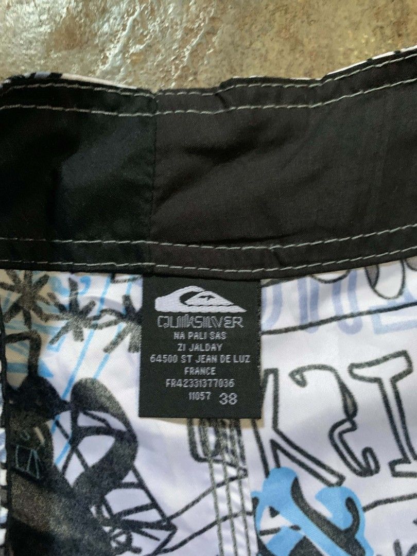 Quiksilver (Category: Shorts) located in Manila. Submitted by clutchthrift (Listing ID 1466480310, Image 3). Description: Quiksilver Size 38 Price 750.