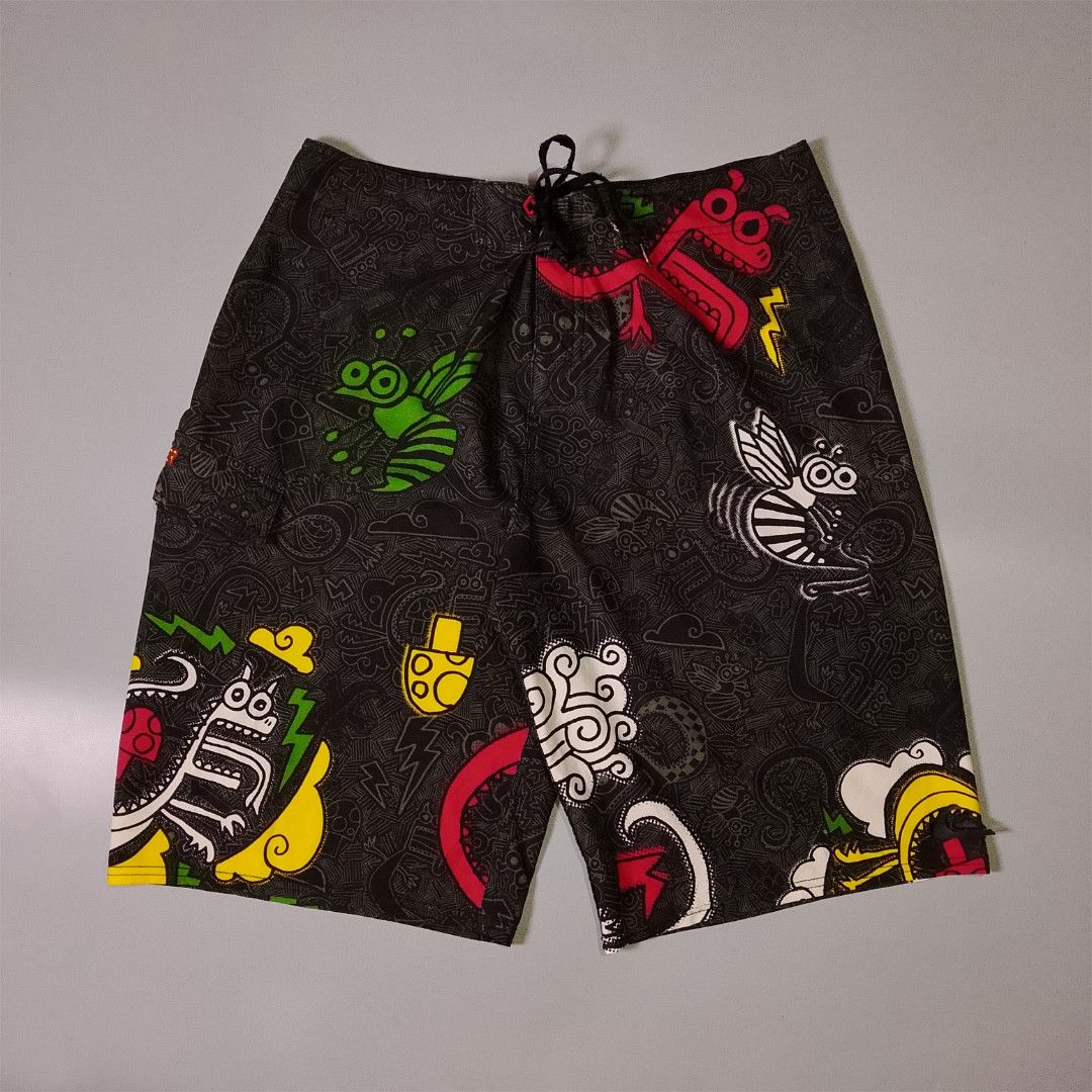 Quiksilver 2000s Clay Marzo Boardshorts (Category: Shorts) located in Taguig. Submitted by 8kthrifter (Listing ID 1466472152, Image 1). Description: ▪️Waist: 37-38 ▪️Length: 22 ▪️Thigh: 14 ▪️Leg Opening: 11.5 ▪️Color rate: 10/10 ▪️Issue: minor scratch,tanggal logo sa hem part (see last 2 photo) ▪️Excellent Condition.