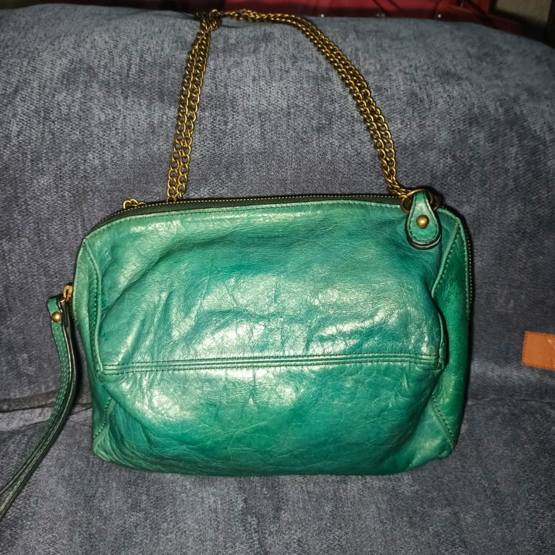 Rabeanco diamond shape chain bag (Category: Luxury Bags & Wallets) located in Urdaneta. Submitted by bernalyn25 (Listing ID 1466551861, Image 1). Description: -Diamond shape chain bag -Can be used as d shoulder or crossbody bag -Made of distressed grain leather - Kasya long wallet - Excellent condition.