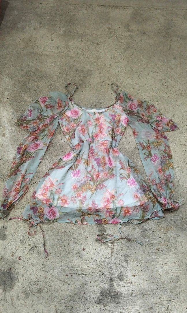 RAGA OFF SHOULDER DRESS (Category: Dresses) located in Alaminos. Submitted by thrift-matic (Listing ID 1466380114, Image 1). Description: .