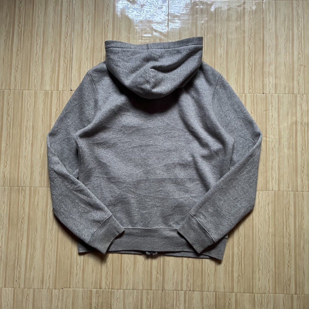 Ralph Lauren Pullover zip up hoodie (Category: Hoodies) located in Hagonoy. Submitted by ianthrift_ph (Listing ID 1466527911, Image 2). Description: complete tags/authentic size large youth on tag 20 width, 26 length excellent condition color rate 9/10 no issue.