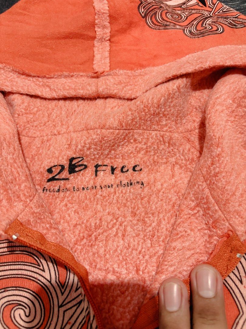 Random Y2K Zip Up Hoodie. (Category: Coats, Jackets and Outerwear) located in Manila. Submitted by erxm.thrift (Listing ID 1466455028, Image 2). Description: .