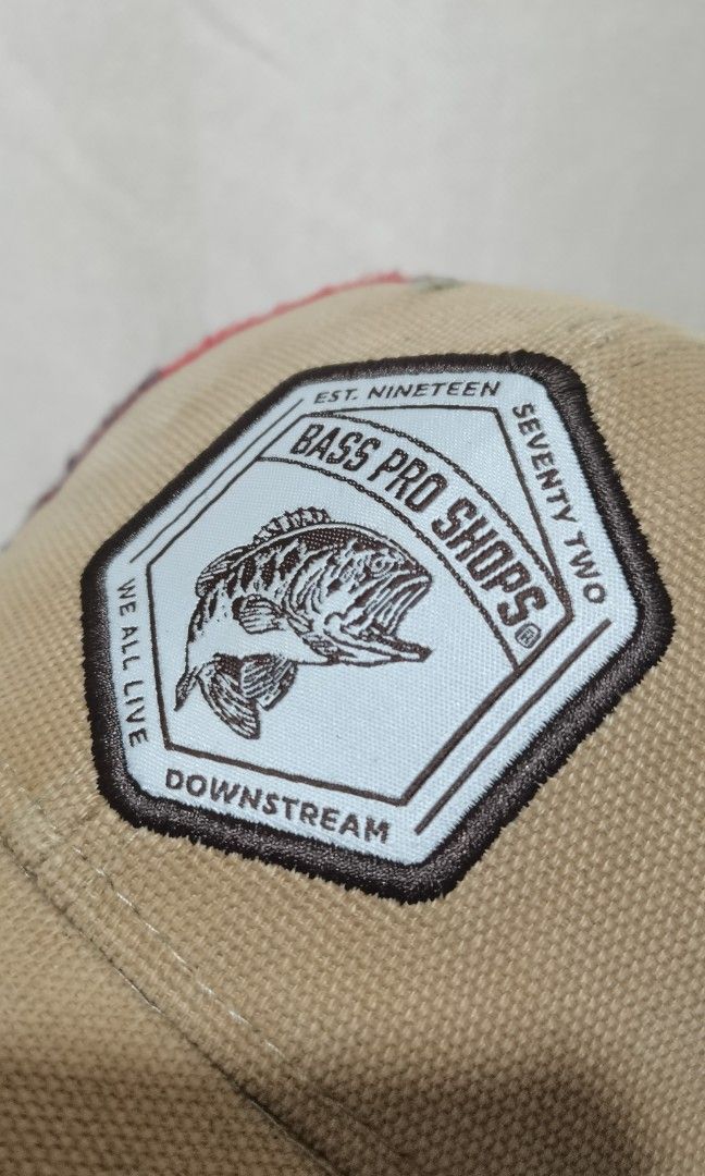 Rare!!! Authentic Bass Pro Shop Plaid Cap (Category: Caps & Hats) located in Indang. Submitted by capitenyo (Listing ID 1466463171, Image 2). Description: Original Bass Pro Plaid Cap - Rare Variant - Patch Logo ( Not Print) - Snap Back Size - One Size Fits most, best for Small to Medium head size Materials - Melton Wool, Polyester Color rate - 9.5/10 no fades matingkad pa kulay Condition - Good, Excellent, -GCASH Mode of Payment -JNT door to door