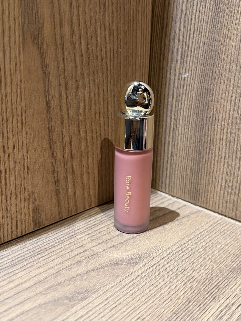 Rare Beauty Soft Pinch Liquid Blush (Category: Makeup) located in Mandaluyong City. Submitted by clawset (Listing ID 1466431835, Image 2). Description: - Brand: Rare Beauty - Shade: Hope - Used a handful of times only .