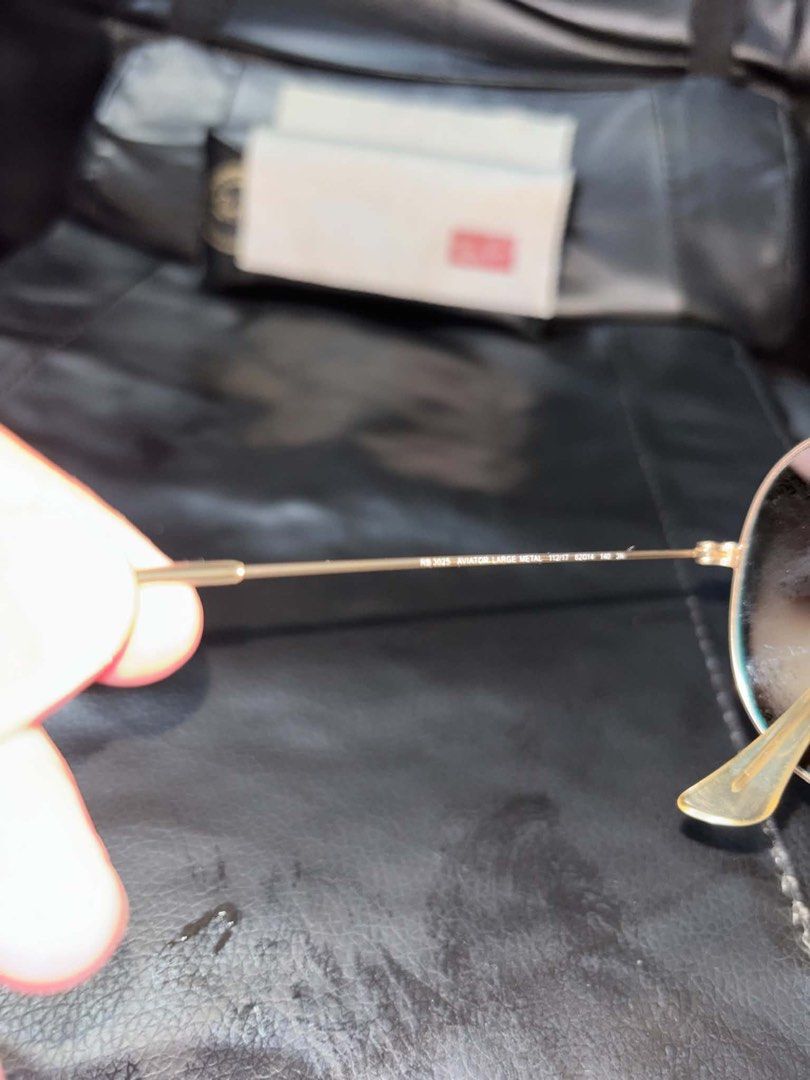 Ray Ban Aviator Flash Lenses (Category: Sunglasses & Eyewear) located in Manila. Submitted by iyahpreloved_ (Listing ID 1466060462, Image 3). Description: rayban aviator flash lenses authentic with case & cleaning cloth made in italy! issue: cracked nosepad.