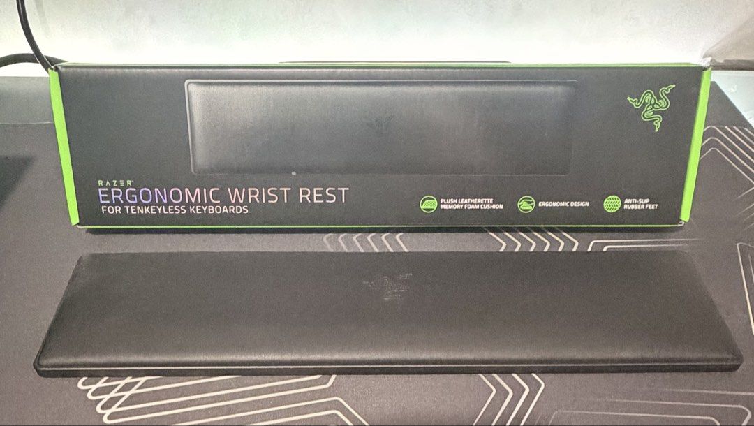 RAZER ERGONOMIC WRIST REST FOR TKL KEYBOARDS (Category: Computer Keyboard) located in Cainta. Submitted by kenarceno (Listing ID 1466522925, Image 1). Description: RAZER TKL PLUSH LEATHERETTE WRIST REST 🎮⌨️ 💰 PRICE: ₱1,000 Upgrade your gaming or workstation setup with the Razer Plush Leatherette Wrist Rest, designed specifically for TKL keyboards. ✨ Features: * Brand: Razer * Designed for Tenkeyless (TKL) keyboards * Premium memory foam cushion