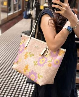 (Category: ) located in . Submitted by authentic_coach_mk_bag_murah (Listing ID 1466380154, Image 1). Description: .