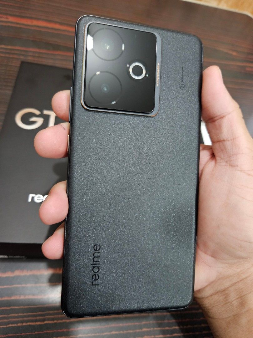 Realme GT 7T Swap sa lower unit (Category: Realme) located in Antipolo. Submitted by tatudon (Listing ID 1466508482, Image 2). Description: 💥💥FOR SALE💥💥 OPEN FOR SWAP! Complete Package Good as new! No issues 98% Battery health Realme GT 7T📌 📌 📌 12+12gbram 256gbrom 7000mah 120w Type C charging Mediatek Dimensity 8400 max AMOLED DISPLAY 1B COLORS 120Hz refresh rate 6000nits peak Armorshell Glass Under display fingerprint 50mp/32mp Inclusions