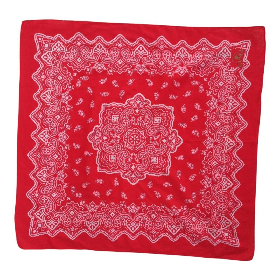 RED PAISLEY BANDANA (Category: Scarves) located in Santa Cruz. Submitted by oddpenguin-4575 (Listing ID 1466530290, Image 1). Description: 📌measurement:20"×20" 📌Brand:Red paisley bandana 📌color-9/10 📌issue:lightly used 📌Actual shades may differ slightly depending on ambient lighting conditions. 📌"Thrift Disclaimer: Items are pre-owned. Expect minor flaws like washable marks or storage dust. Please buy only if you're comfortable with the cha