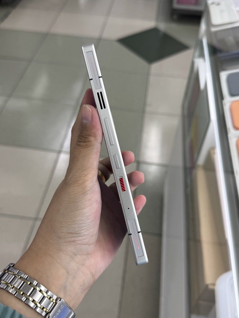 REDMAGIC 11 PRO 16/512GB OPENLINE GLOBAL COMPLETE BOX (Category: Android Others) located in San Juan City. Submitted by aynaagadgets (Listing ID 1466358344, Image 3). Description: REDMAGIC 11 PRO 16/512GB GLOBAL OCTOBER 2026 STALL #: XB-07 FOR SALE | TRADE / SWAP PASS SA MGA SCAMMERS / THIRD PARTY (RFS: Buy and Sell) ⬇️DETAILS⬇️ •16/512 GB (Other storage is also available) •White (Other color is also available but price may vary) •Global Variant 