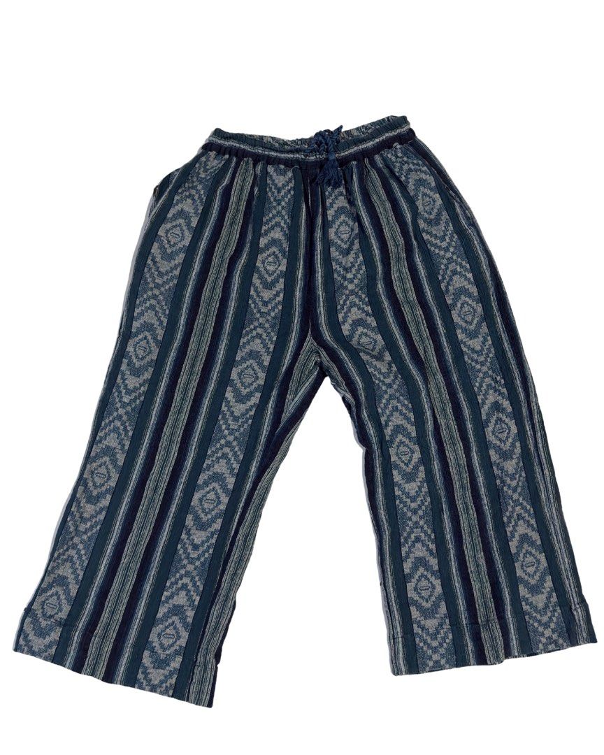 Relaxed and cropped leg boho pants (Category: Other Bottoms) located in Mandaluyong City. Submitted by jiadeclutters (Listing ID 1466481993, Image 1). Description: Relaxed and cropped leg boho pants Dimensions Waist: 25-32 Length: 30.