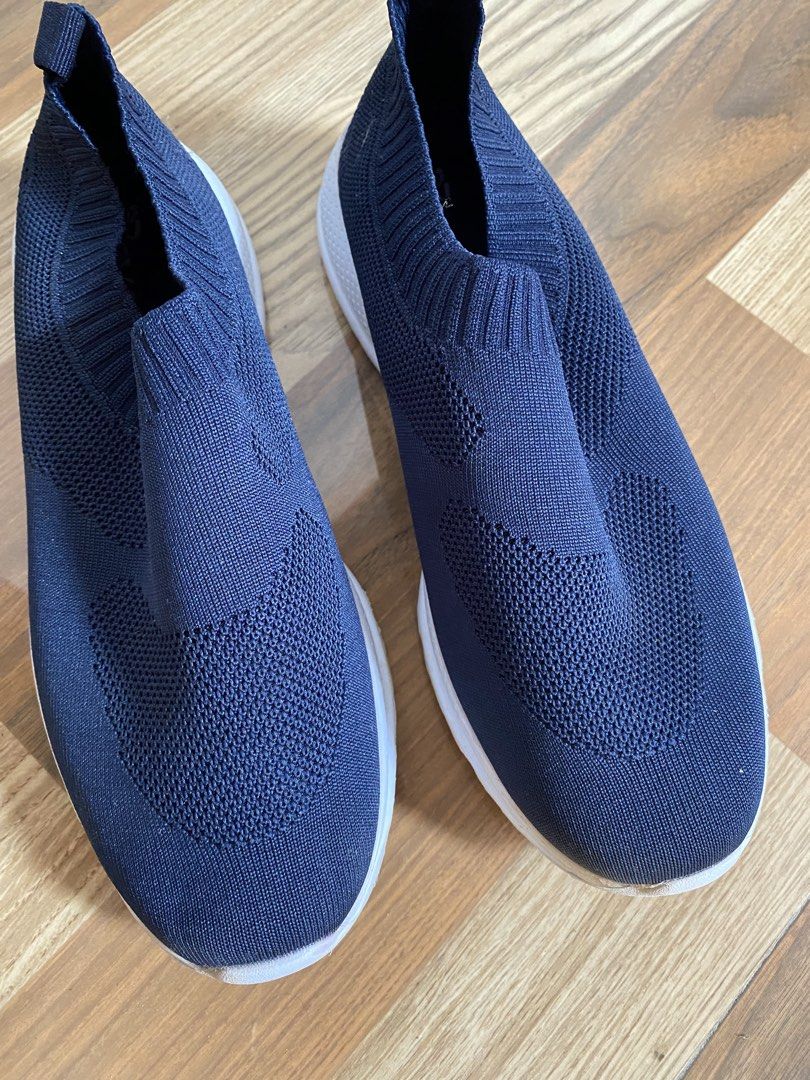 Reva navy blue slip-on (Category: Babies & Kids Fashion) located in Antipolo. Submitted by pauuiieee (Listing ID 1466355003, Image 3). Description: .