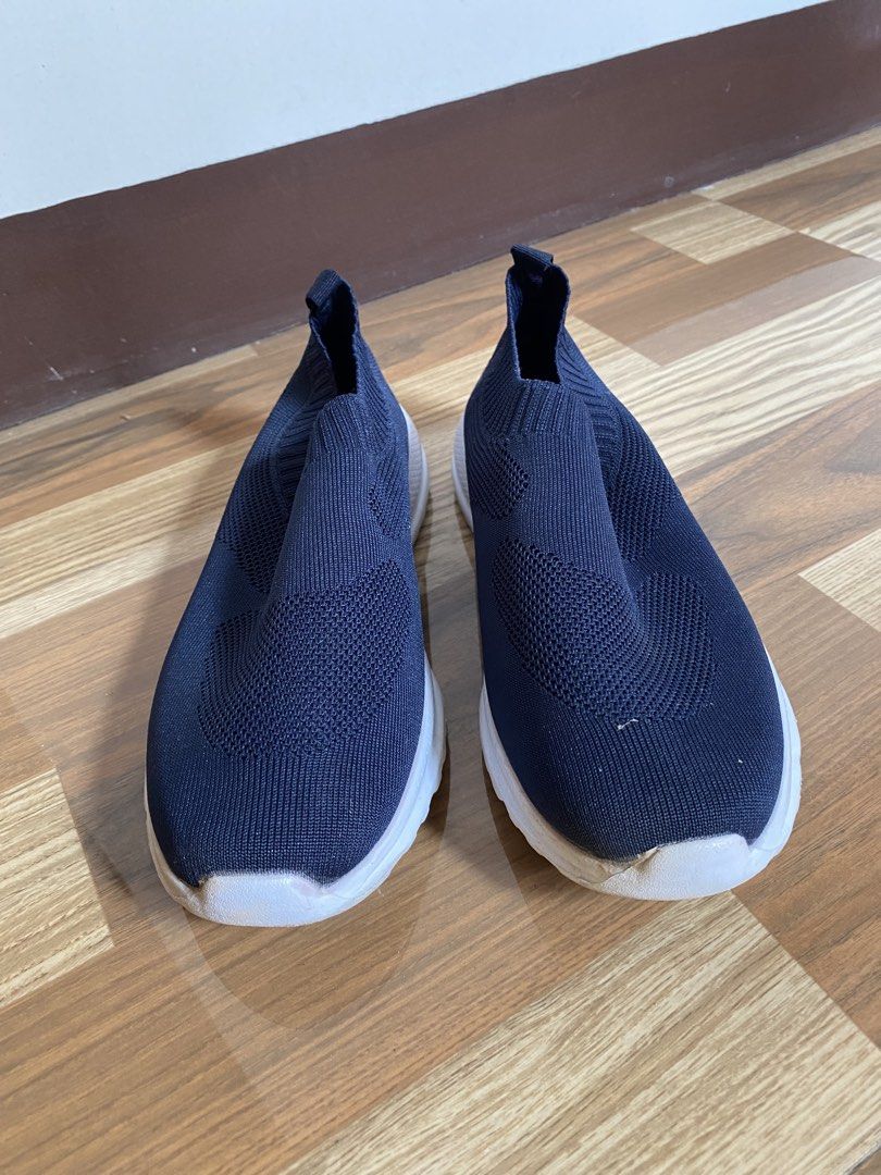 Reva navy blue slip-on (Category: Babies & Kids Fashion) located in Antipolo. Submitted by pauuiieee (Listing ID 1466355003, Image 1). Description: .