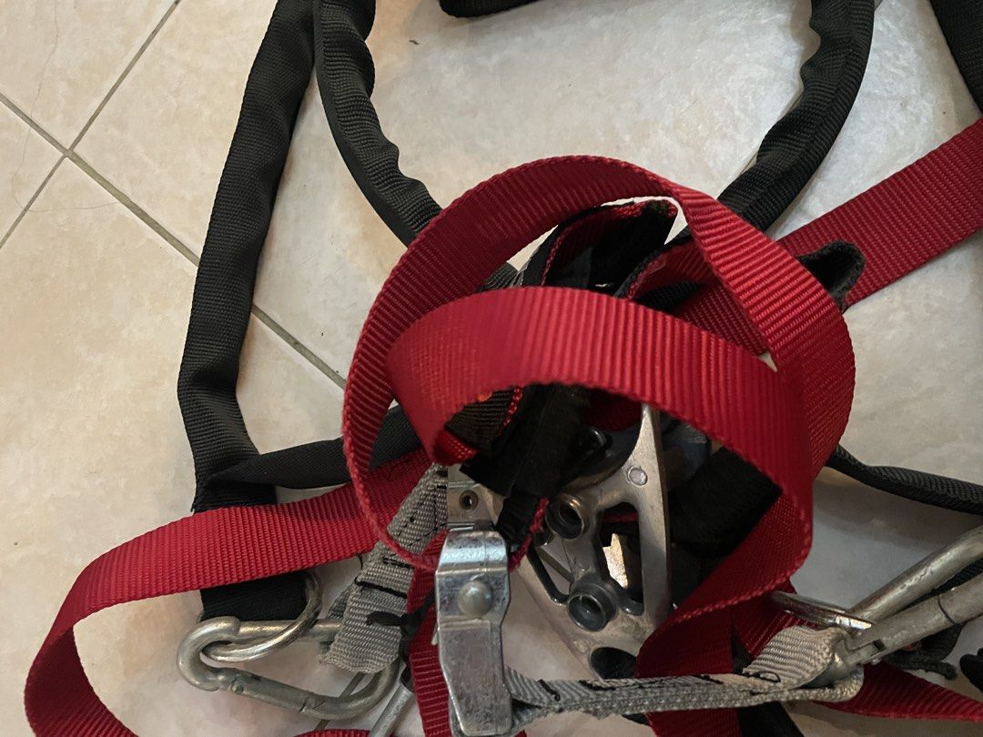 Rip:60 Suspension Trainer Workout System with Guide (Category: Cardio & Fitness Machines) located in Cebu City. Submitted by modelrunway (Listing ID 1466375939, Image 3). Description: - Item: Rip:60 Suspension Training Kit - Color: Black and Red - Condition: Complete set with straps, metal hardware, sturdy handles, and storage pouch - Bonus: Includes original 8-week nutrition guide booklet - Features: Ideal for home or outdoor bodyweight workouts