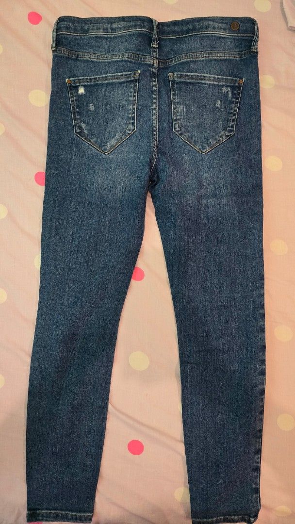 River Island Jeans (Category: Jeans) located in Cebu City. Submitted by kitty_12345_ (Listing ID 1466464482, Image 2). Description: - Brand: River Island Petite - Color/Wash: Mid blue with natural factory fading MOD: lbc, maxim (cebu area) MOP: gcash, mari, maya, gotyme Meetup: Parkmall.