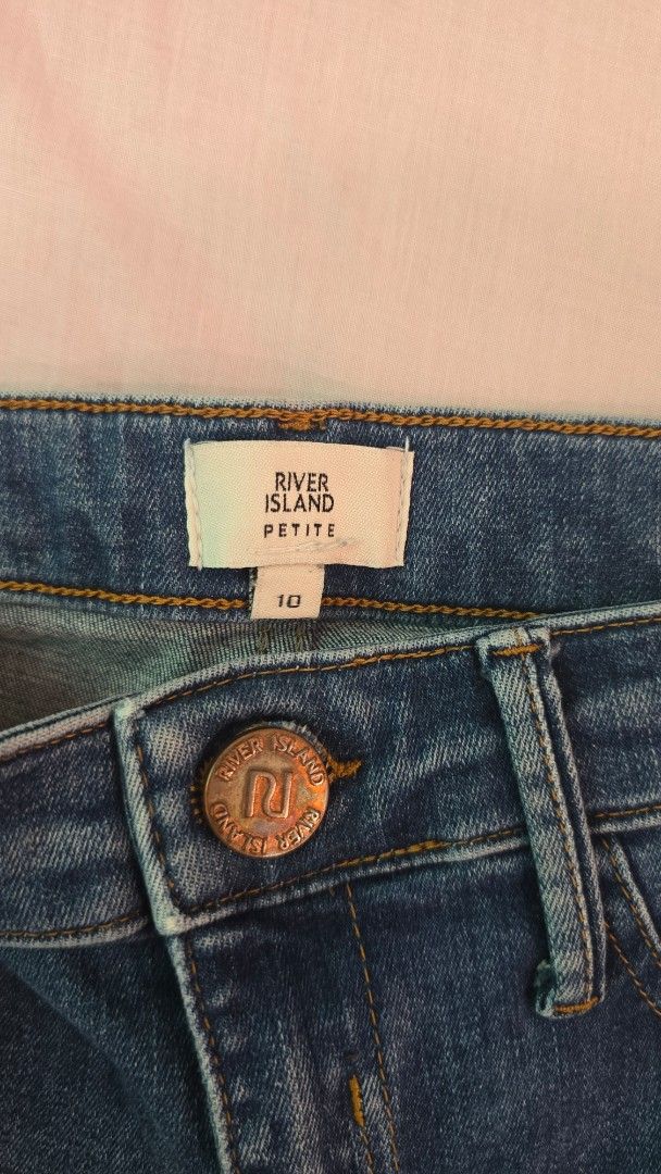 River Island Jeans (Category: Jeans) located in Cebu City. Submitted by kitty_12345_ (Listing ID 1466464482, Image 3). Description: - Brand: River Island Petite - Color/Wash: Mid blue with natural factory fading MOD: lbc, maxim (cebu area) MOP: gcash, mari, maya, gotyme Meetup: Parkmall.
