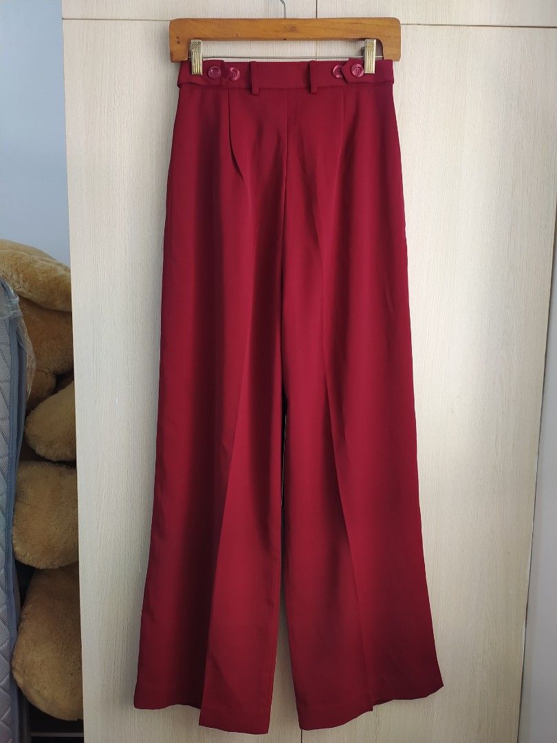 Roxy & Co Emma Adjustable Trousers - Maroon (Category: Other Bottoms) located in Bacoor. Submitted by lieze (Listing ID 1466443986, Image 3). Description: wide leg, high waist very comfy suotin from roxy & co on tiktok orig price 2,640 in maroon color fit to 25-26 waistline.